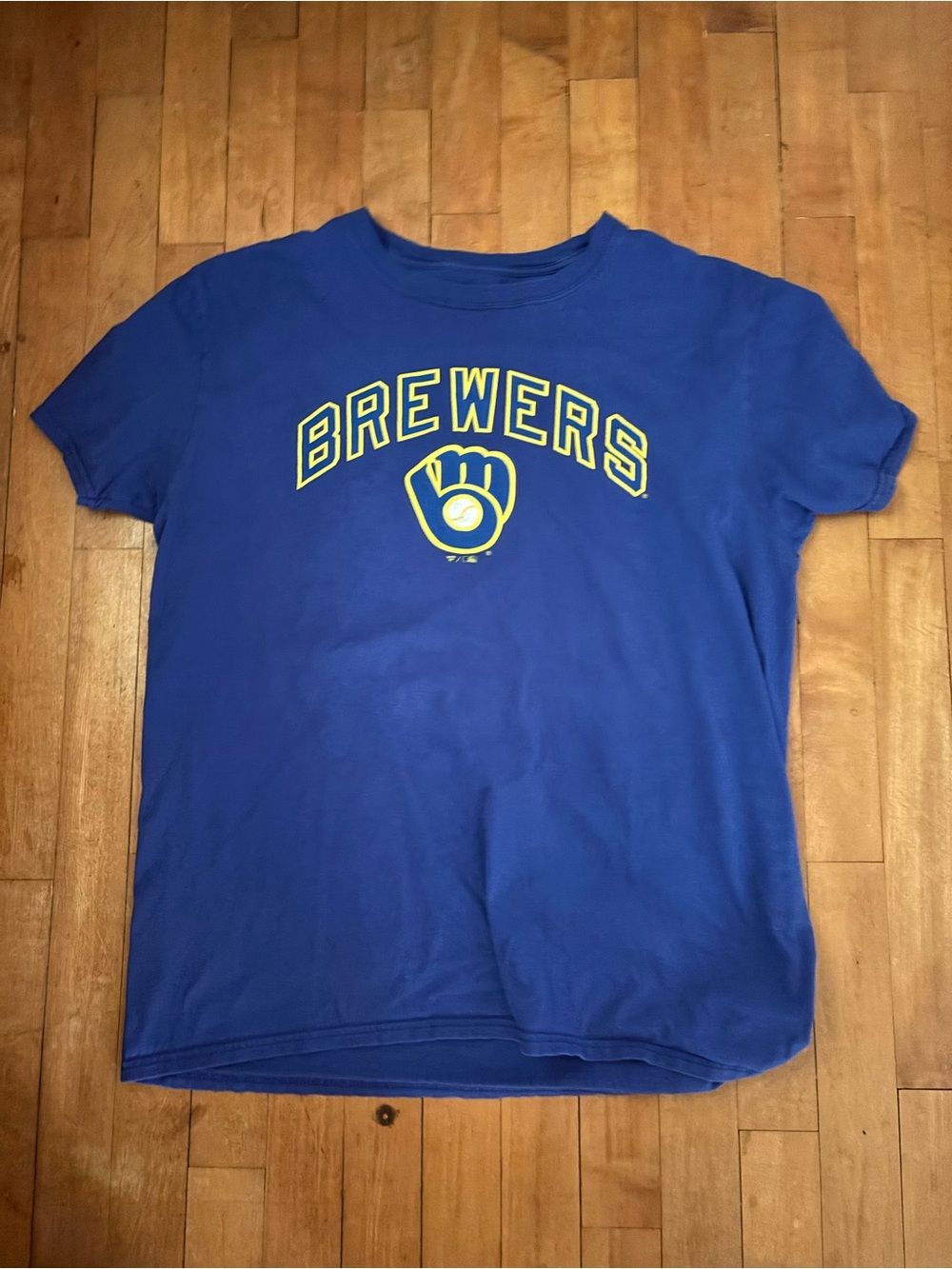 Men’s Milwaukee Brewers T shirt